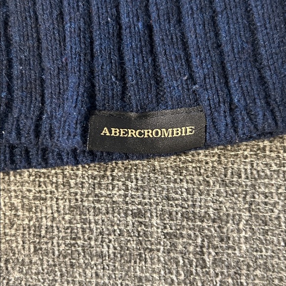 Abercrombie Mens Sweater - Picture 2 of 3
